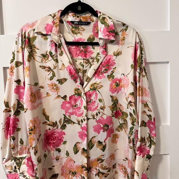 Bundle of 3 Zara small blouses some of them never used - Picture 5 of 6